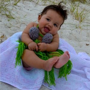Newborn to 1 year Hulagirl skirt and faux coconut top with flower headband